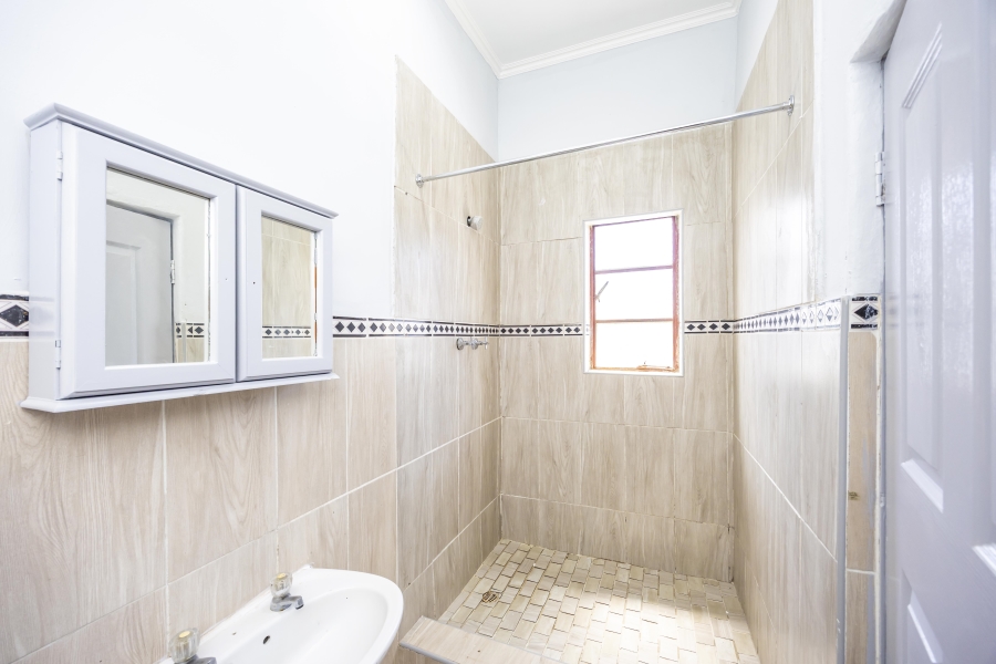 5 Bedroom Property for Sale in Sunnyridge Eastern Cape